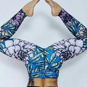 Dharma Bums Chrysanthemum Floral Yoga Leggings, S